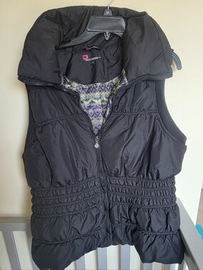 Dollhouse Black Puffy Vest Jacket with Ruching Green And Grey Interior Size 2X